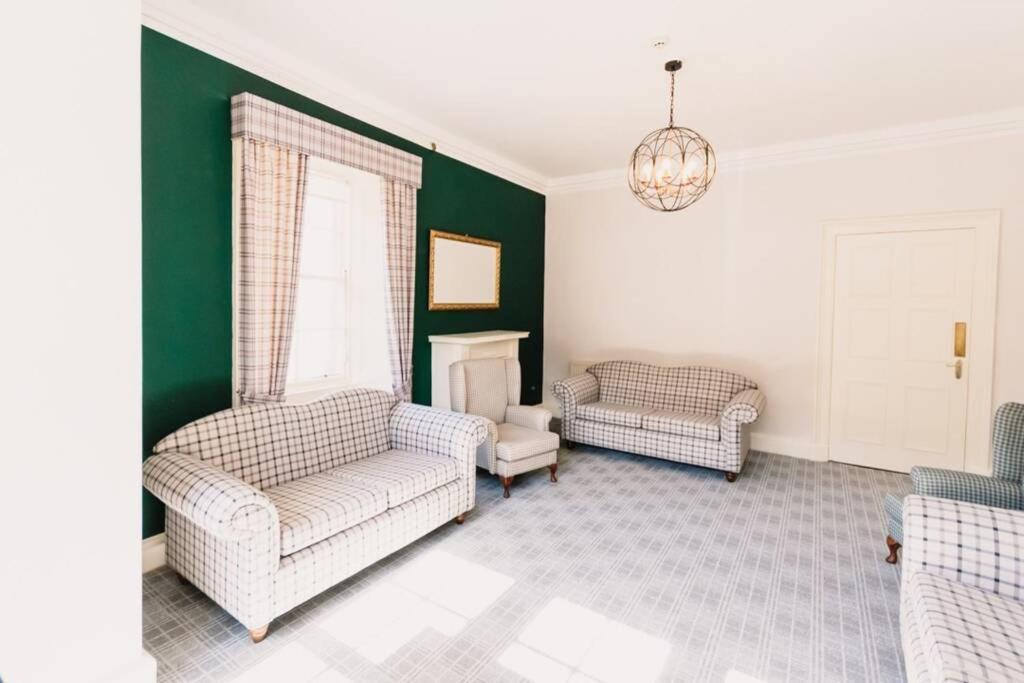 Wallace Apartment - A Unique Apartment In Countryside Park With Wifi And Access To Bar And Pool Περθ Εξωτερικό φωτογραφία